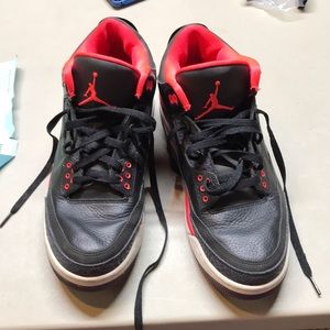 Jordan 3 crimson